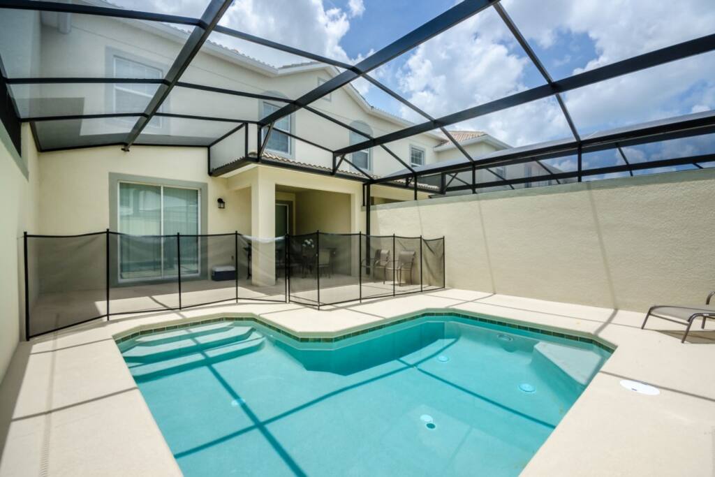 9039Dogleg,ChampionsGate(Exteriors)-9