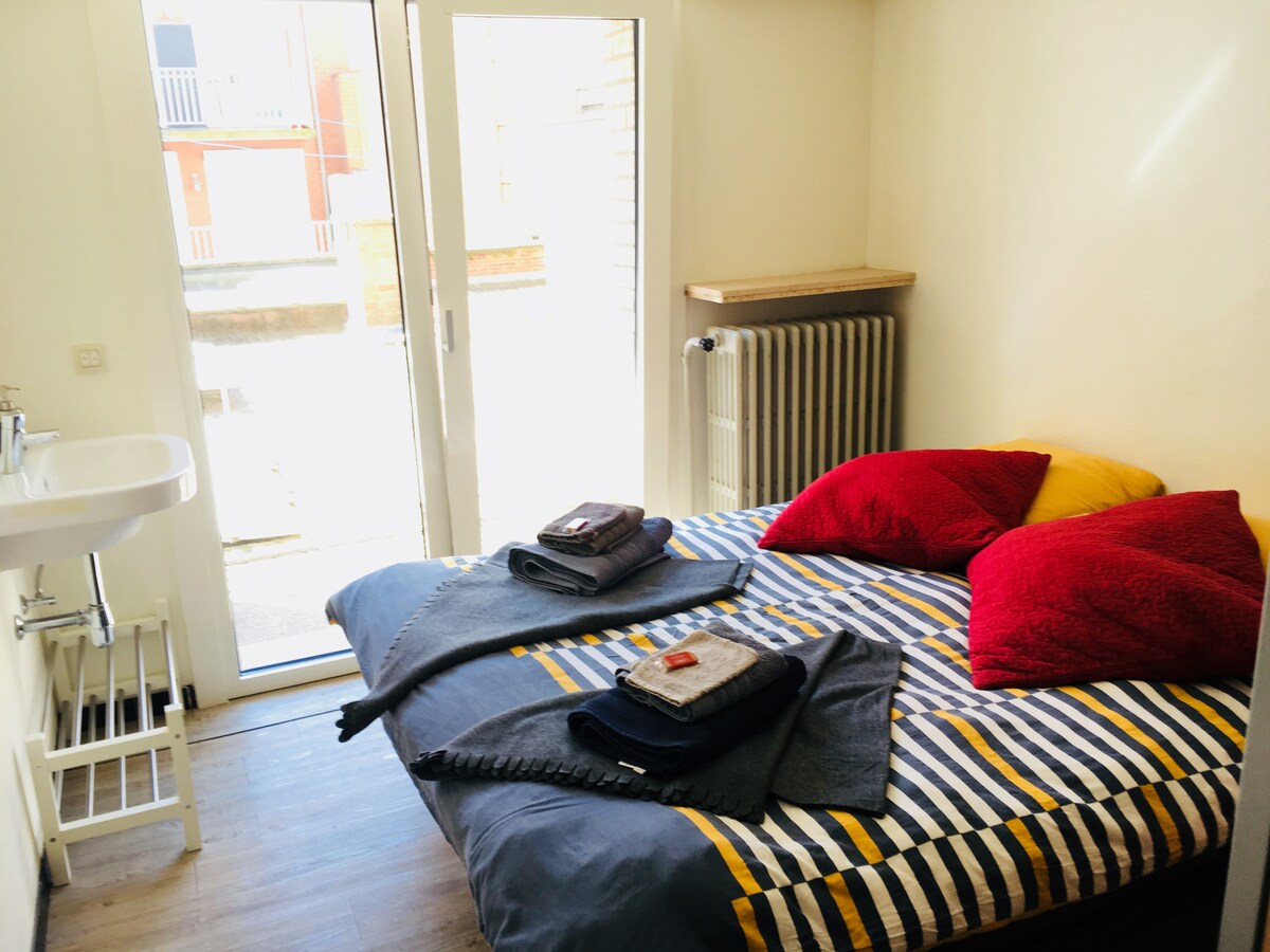 11. საძინებელი 1