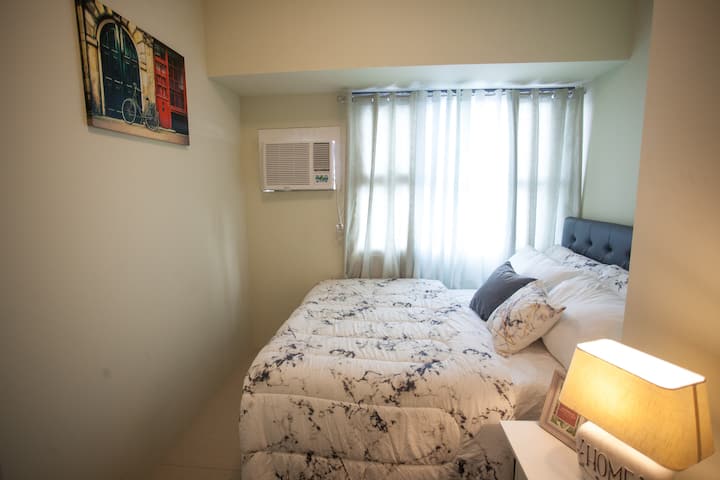 Spavaća soba br. 2  s bračnim krevetom i dubokim udobnim madracem