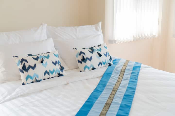 Bann 106 ：卧室2张加大双人床 