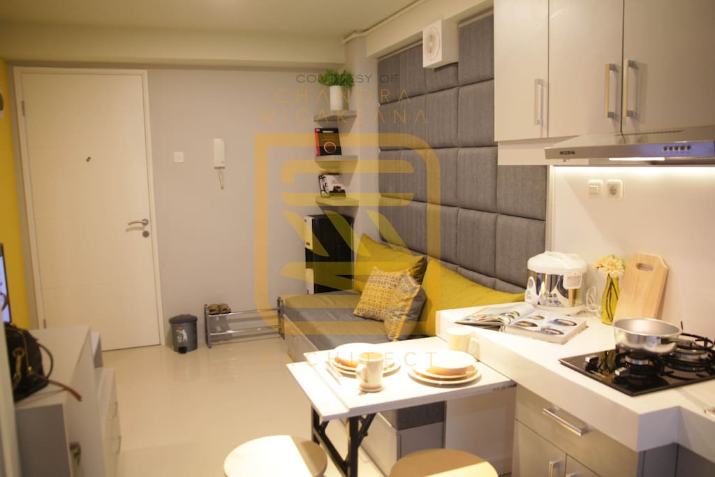 Spacious & Modern Air conditioned Living Room