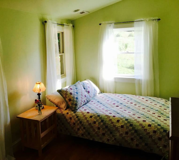 Private bedroom (full bed)