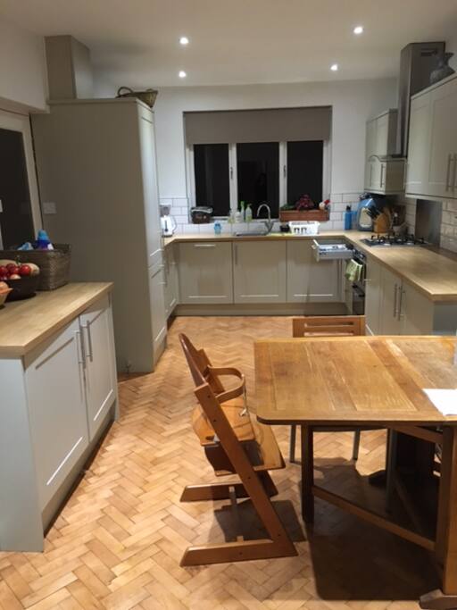 fully equipped kitchen + dishwasher, washer and dryer
