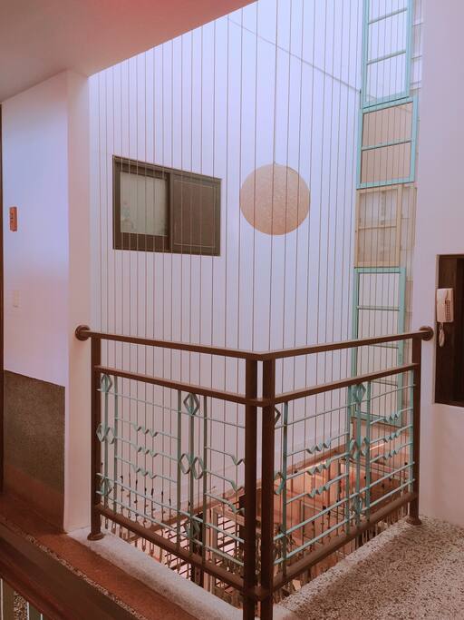 樓層天井