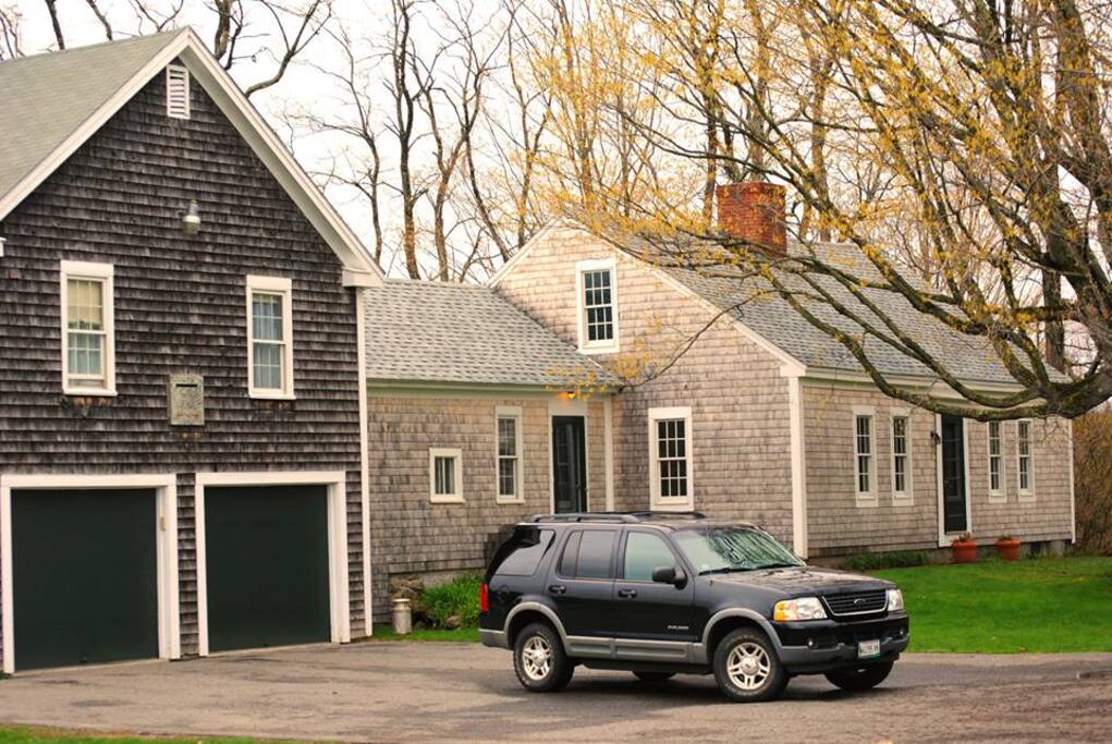 The front of the house - guest wing/living room is the cape on the right