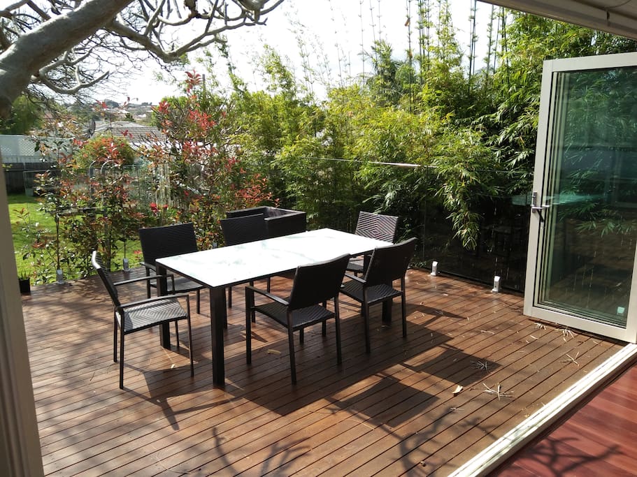 Outdoor deck