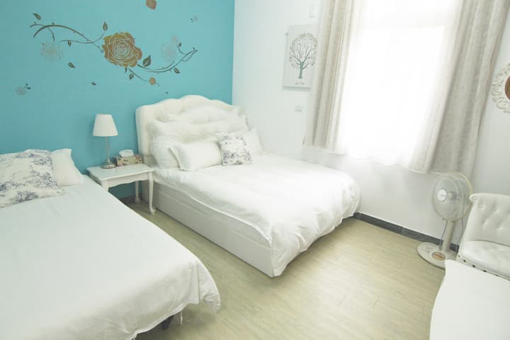 غرفة روز في الطابق الثالث (152 سم سرير * 191 سم سرير مفرد * 1)