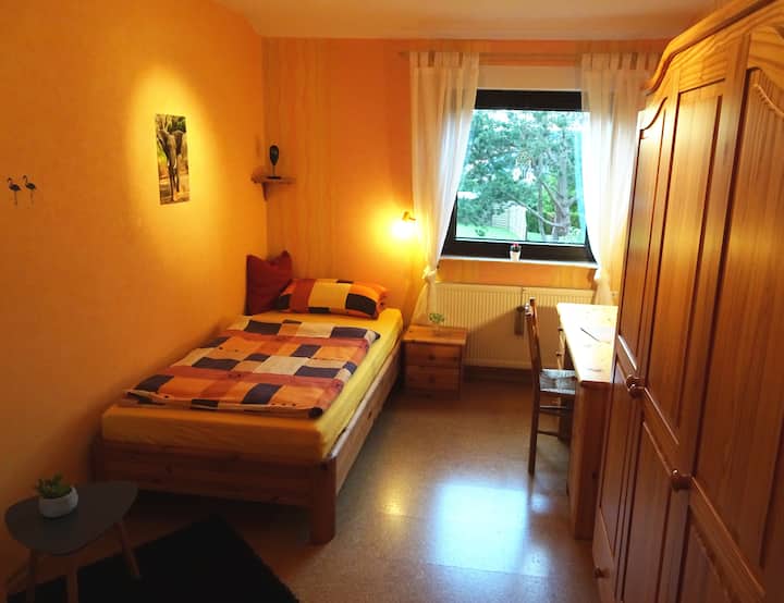 Chumba cha 1 NW: Chumba cha mtu mmoja kilicho na dawati (12sqm)