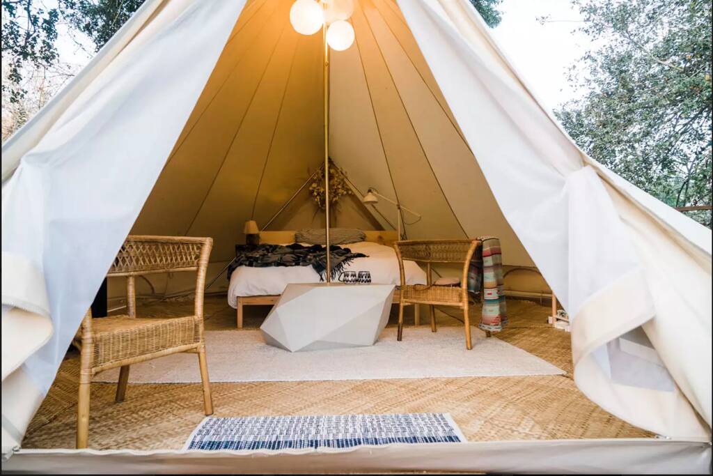 Queen size bed with heat blanket