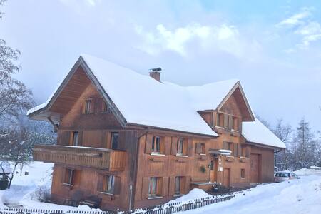 Privatzimmer mit Frühstück.