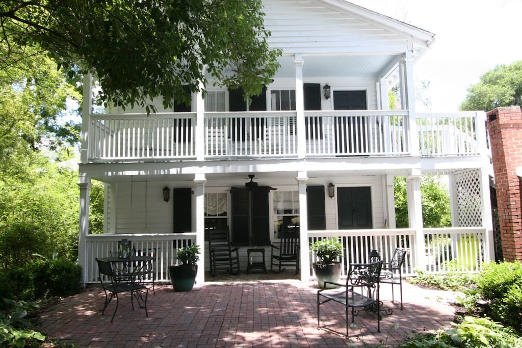 Historic Beaufort Carriage House (Sweetgrass) in Beaufort, South