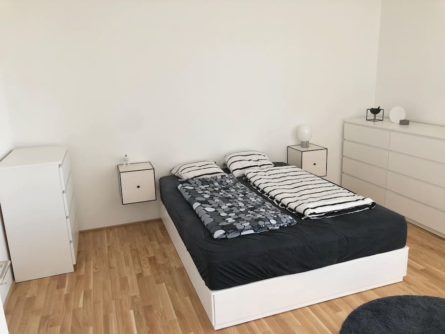 Bedroom 1 with officetable
