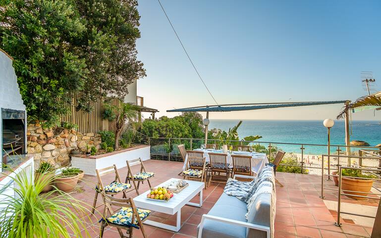 Gorgeous Clifton 4 bed villa on 4th beach gallery image 5
