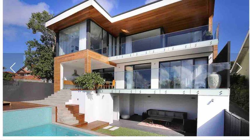 Vaucluse Villa with Harbour views