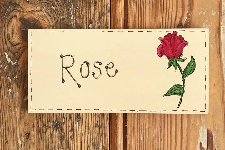 Spálňa na prvom poschodí „Rose“