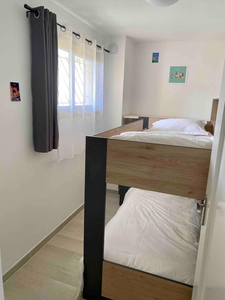 Spavaća soba 2 s madracima veličine kreveta na kat 90/200 