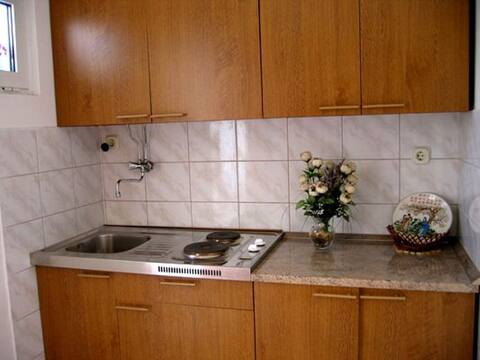 Popular Airbnb listing: KIKA ECO AGRO ART apartment 3 in Općina Sućuraj
