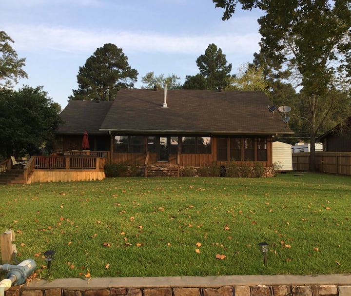 The Lodge at Lake Hamilton 4 BR / 3 Bath Houses for Rent in