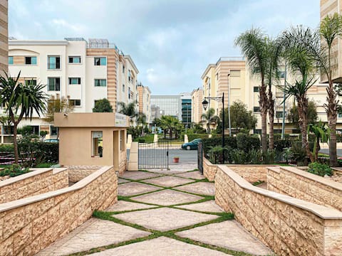 ⚜️ Gorgeous Apartment Located in Oasis Square ⚜️