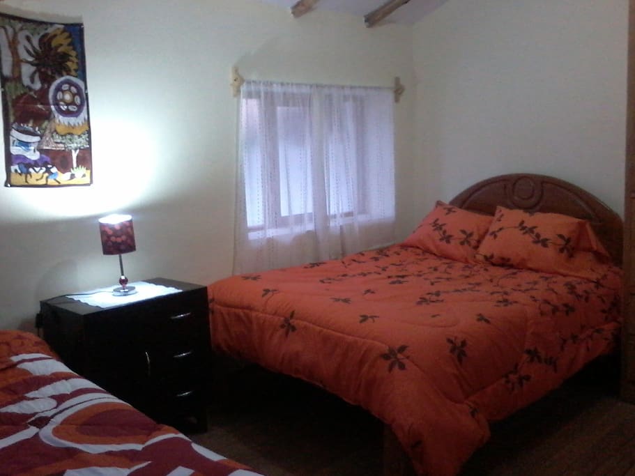 El mismo dormitorio desde otra posición