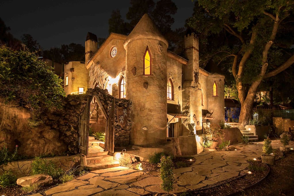 Entire Hollywood Hills Castle Houses for Rent in Los Angeles