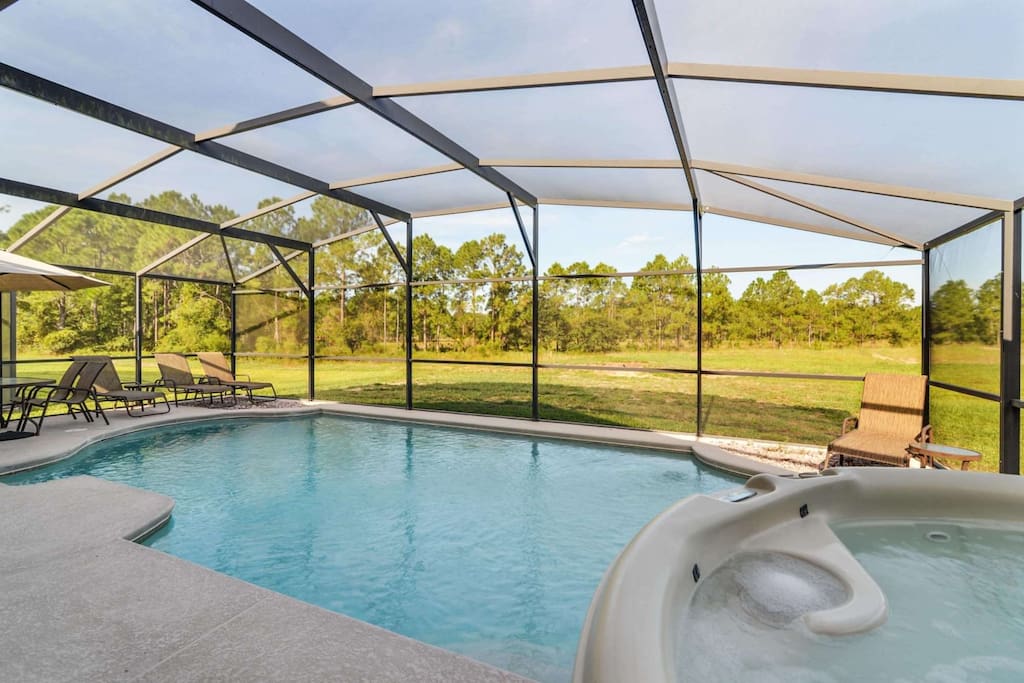 Make sure to schedule at least one day of your vacation to enjoy this sparkling clear pool and bubbling spa pool Take a dip in the refreshing, crystal waters of this pool and take home memories of lazy afternoons.