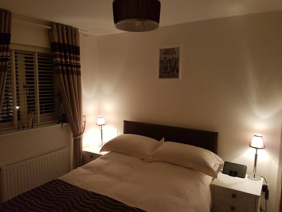 Second bedroom with double bed, with ensuite bathroom facilities