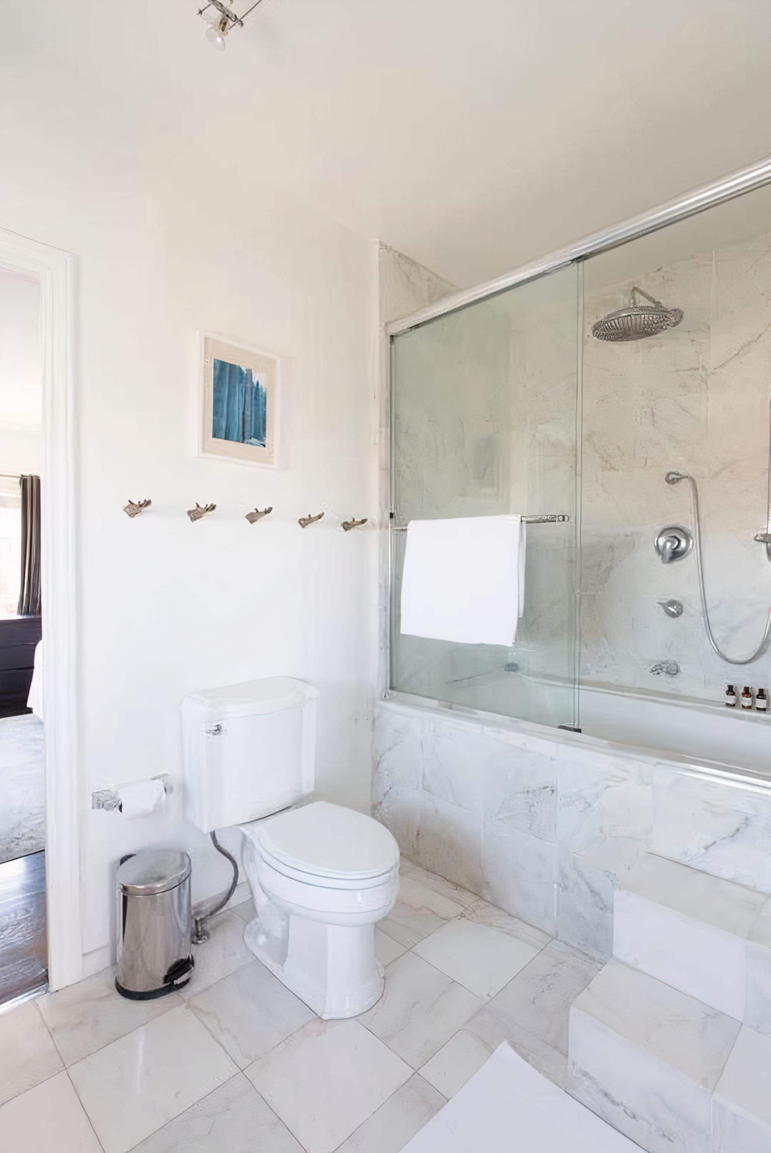 Villa in San Francisco · ★4.93 · 4 bedrooms · 5 beds · 3.5 baths - Image 26