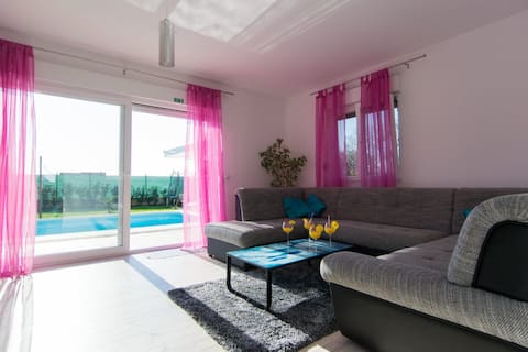 Top performing Airbnb: Villa Hana in Kaštel Kambelovac