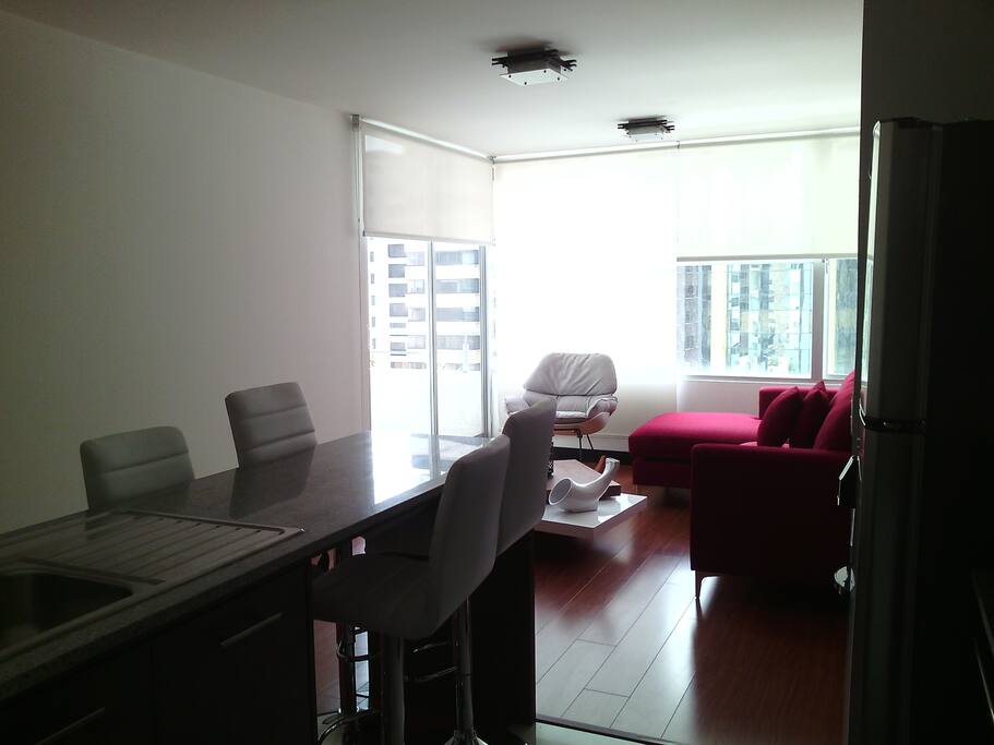 Suite ubicada en el mejor sector de Quito, cerca de centros comerciales, cines, supermaxi, parques, hospitales muy confortable.