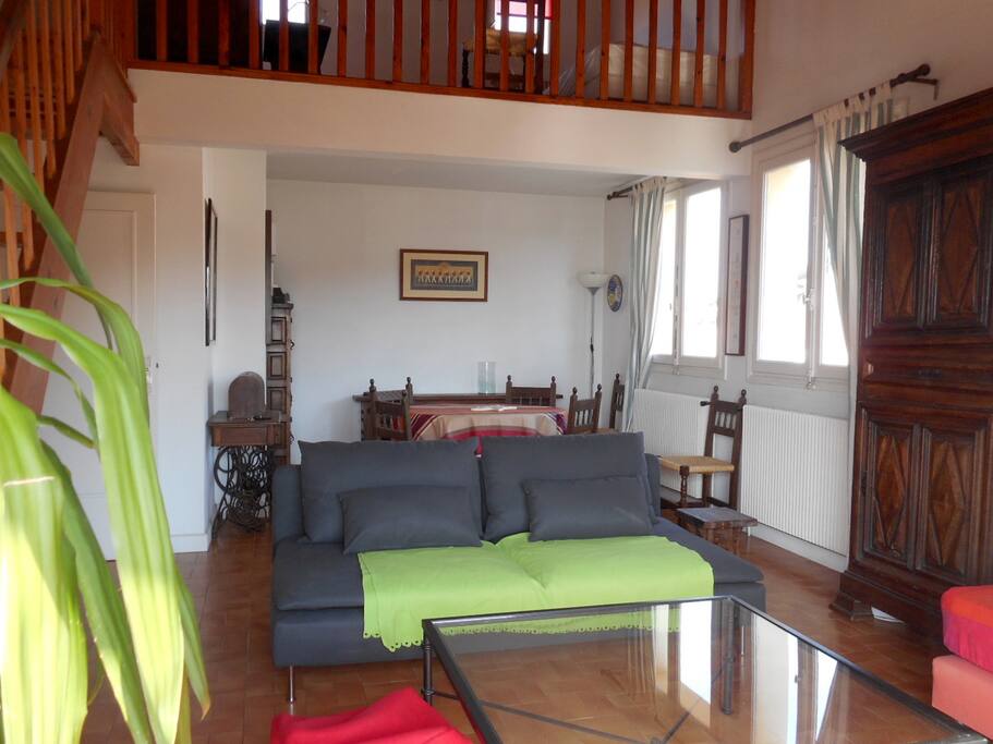 pièce principale côté salle à manger