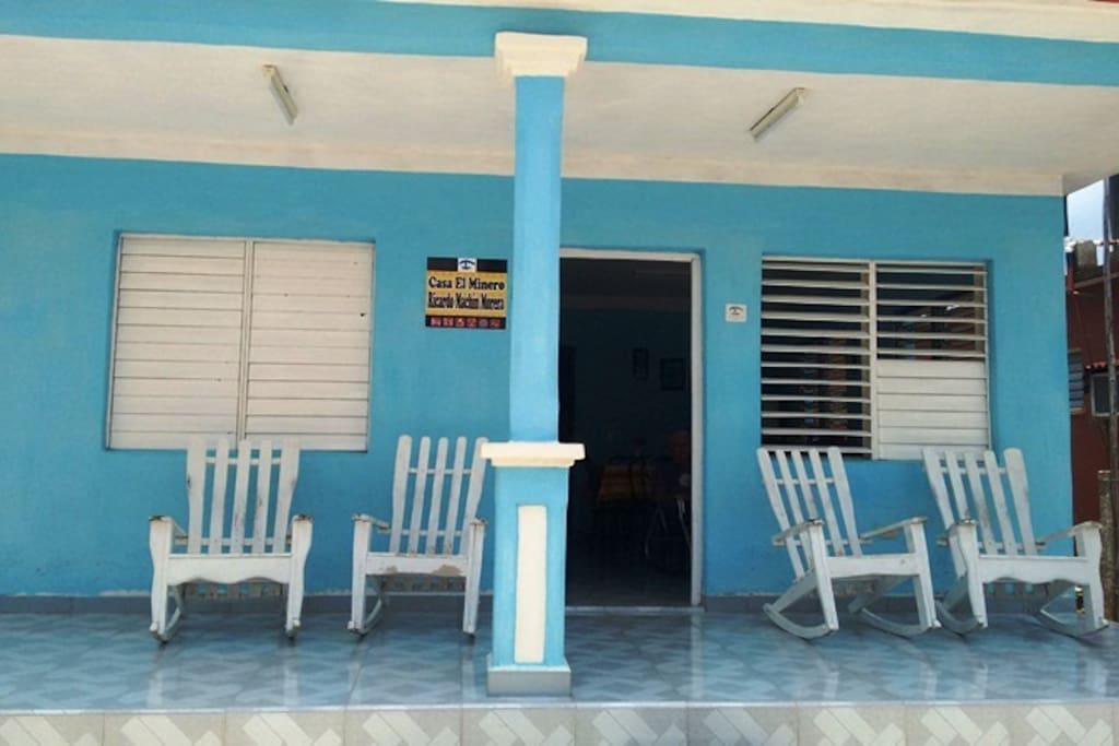 Frente de la Casa
