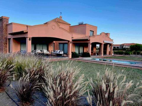 Casa Marroquí La Estancia de Cafayate Wine & Golf