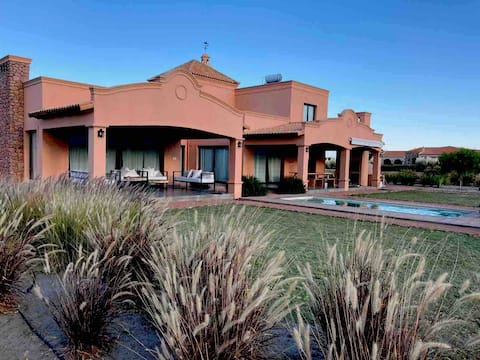 Casa Marroquí La Estancia de Cafayate Wine & Golf