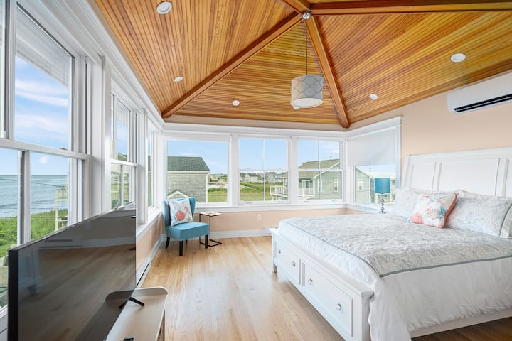 Bedroom #5: Third Floor Queen with Amazing Ocean View