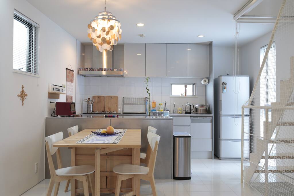 Spacious kitchen area (2F).
