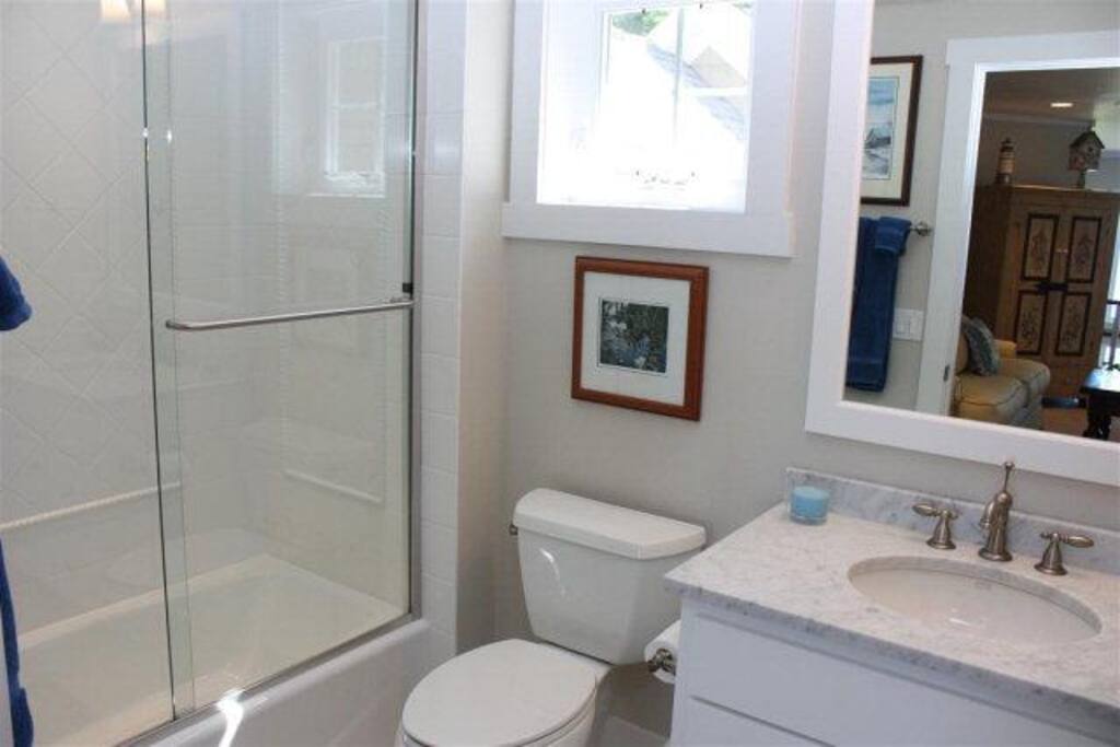2nd floor guest bath