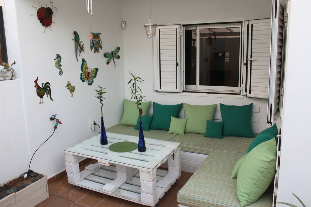 Zona chill out en patio exterior