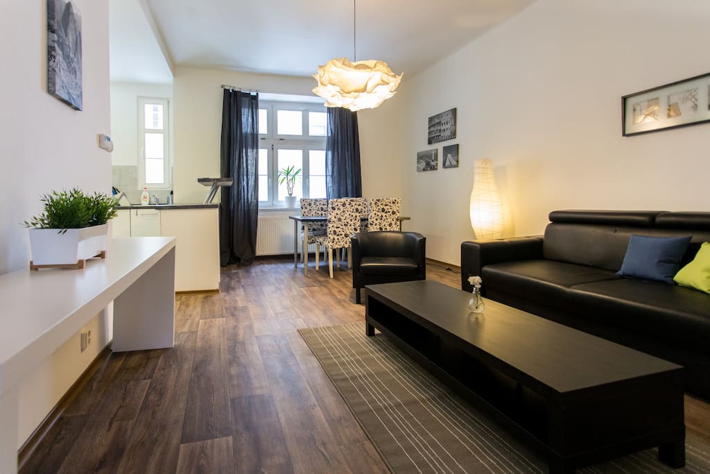 Living room with kitchen court and dininng place :)
