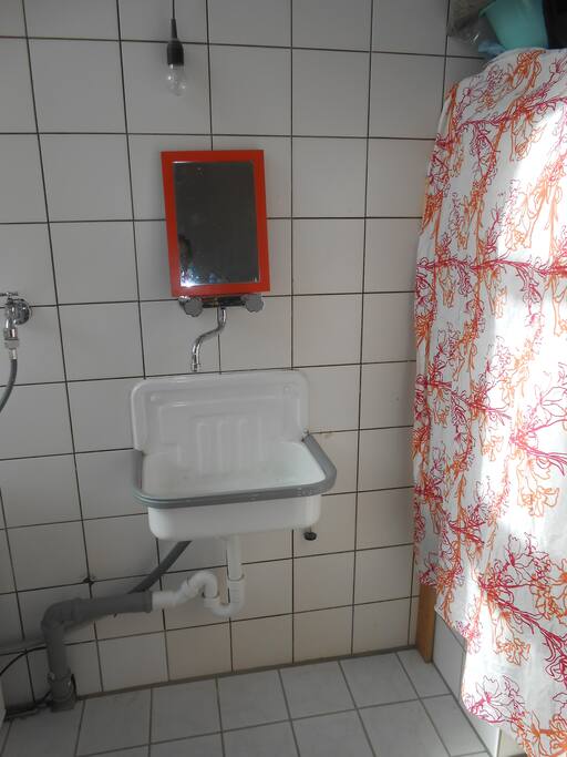 Einfache Waschgelegenheit/simply washing facility
