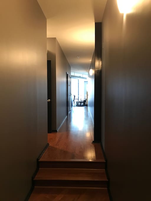 Hallway to Livingroom