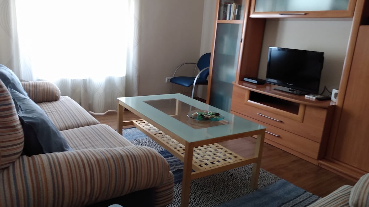 Propiedad de Airbnb exitosa: Spacious Apartment Nervión-Santa Justa en Huerta De Santa Teresa
