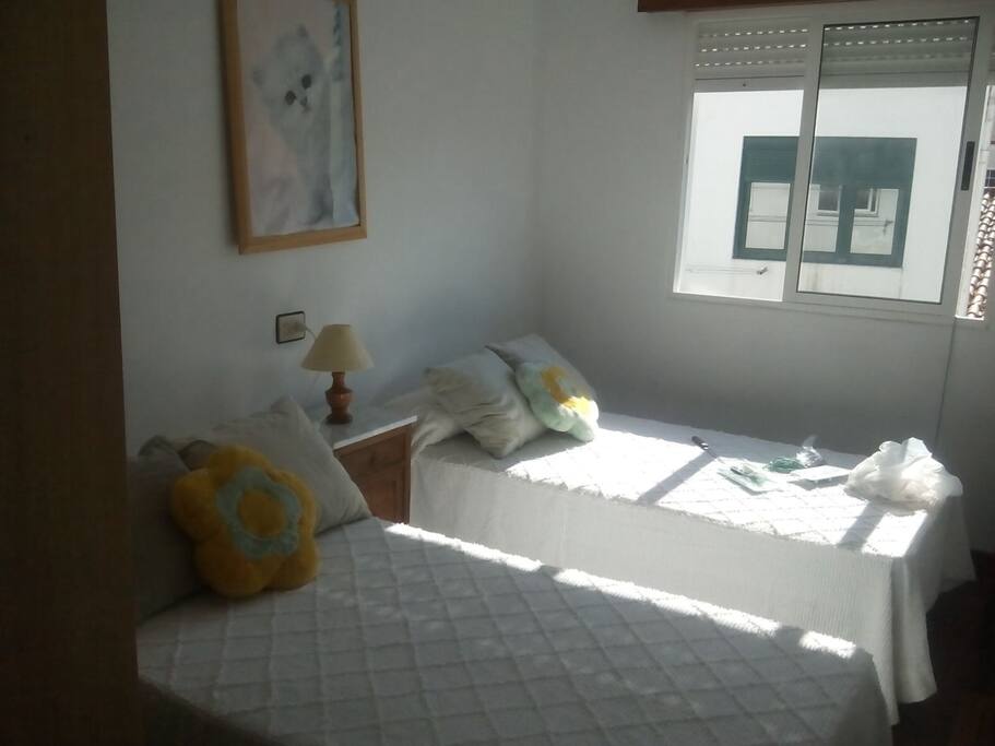 Habitación con dos camitas