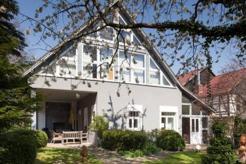 South barn 7 bedrooms with 5 bathrooms & guest toilet