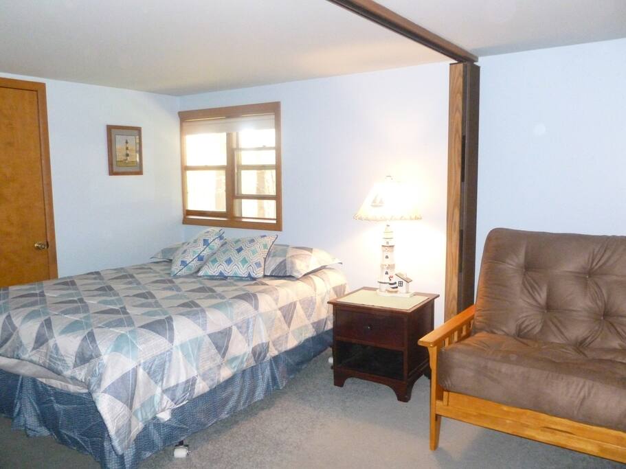 QUEEN SIZE BED
