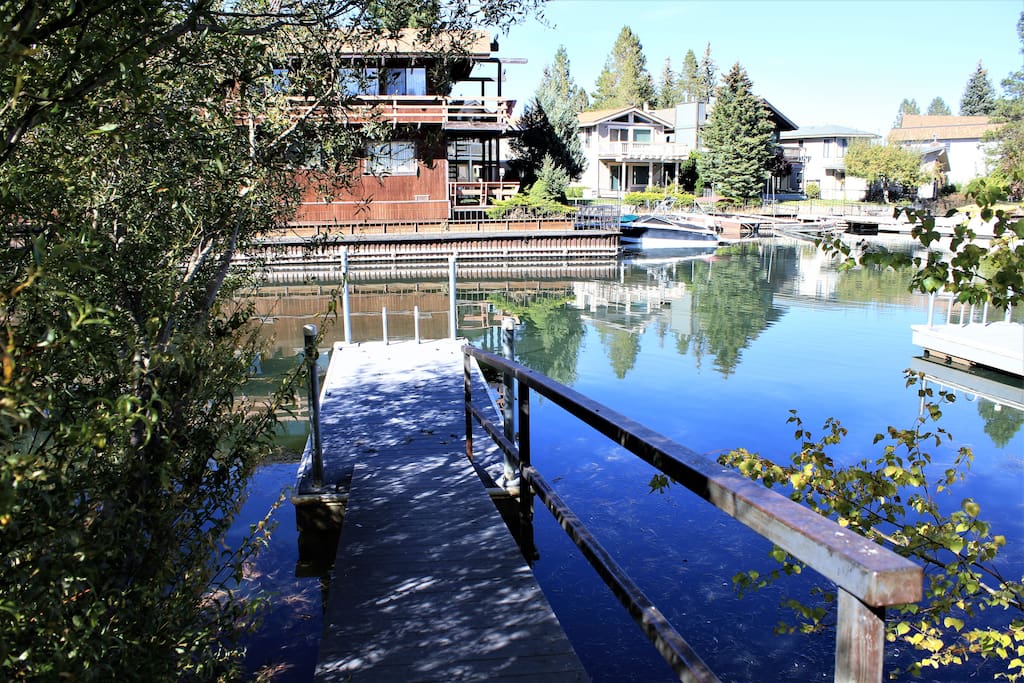 A picture of the boat dock, our side for this unit is located on the left side.