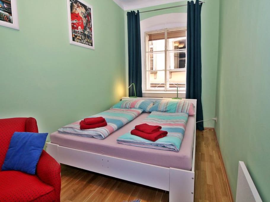 Schlafzimmer 2