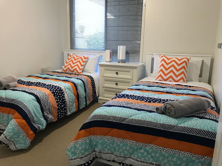 Удобни двойни легла в трета спалня.