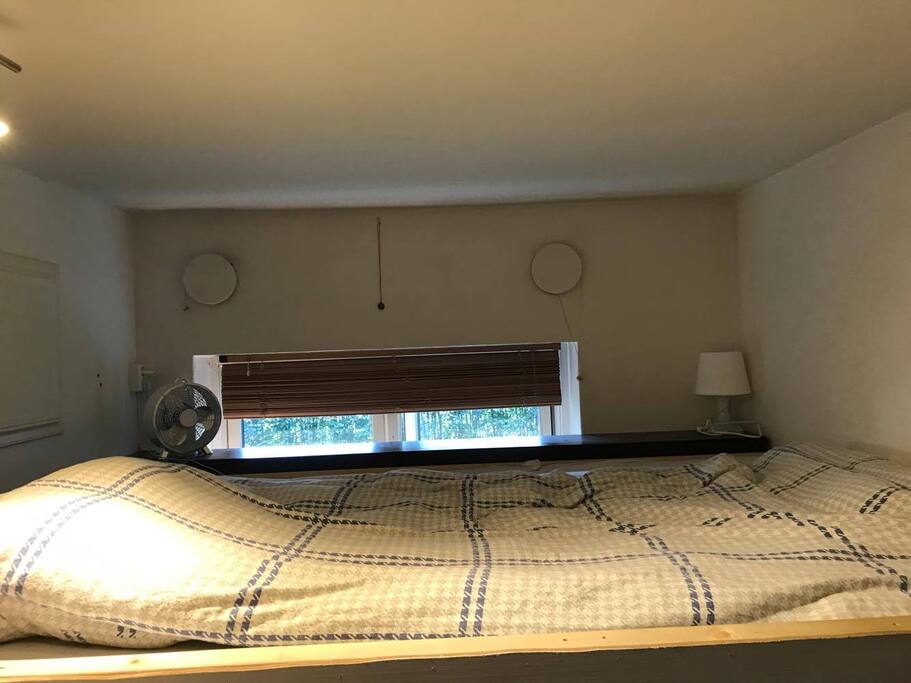 160cm broad queensize bed