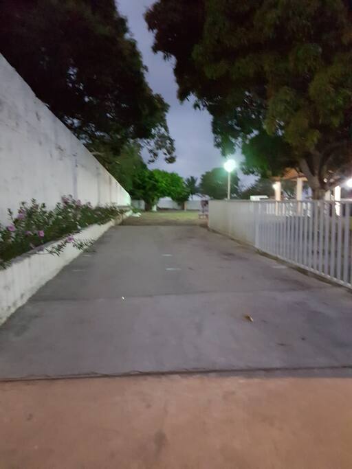 Estacionamento interno.